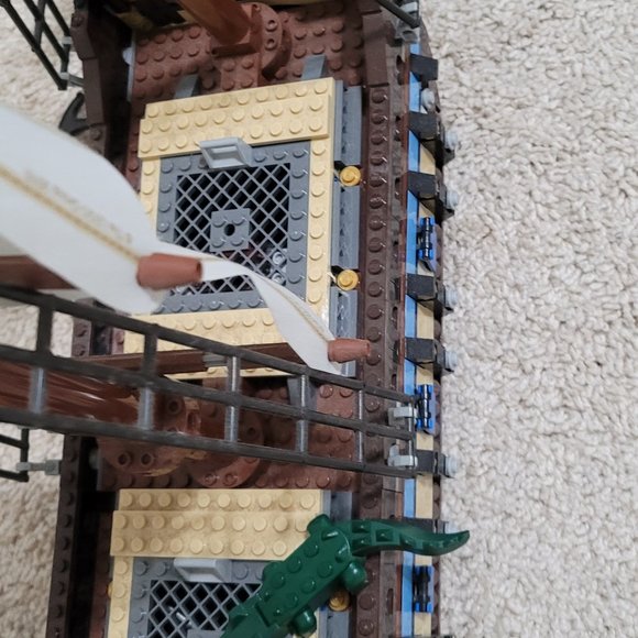 Lego Pirates Imperial Flagship - Picture 3 of 6